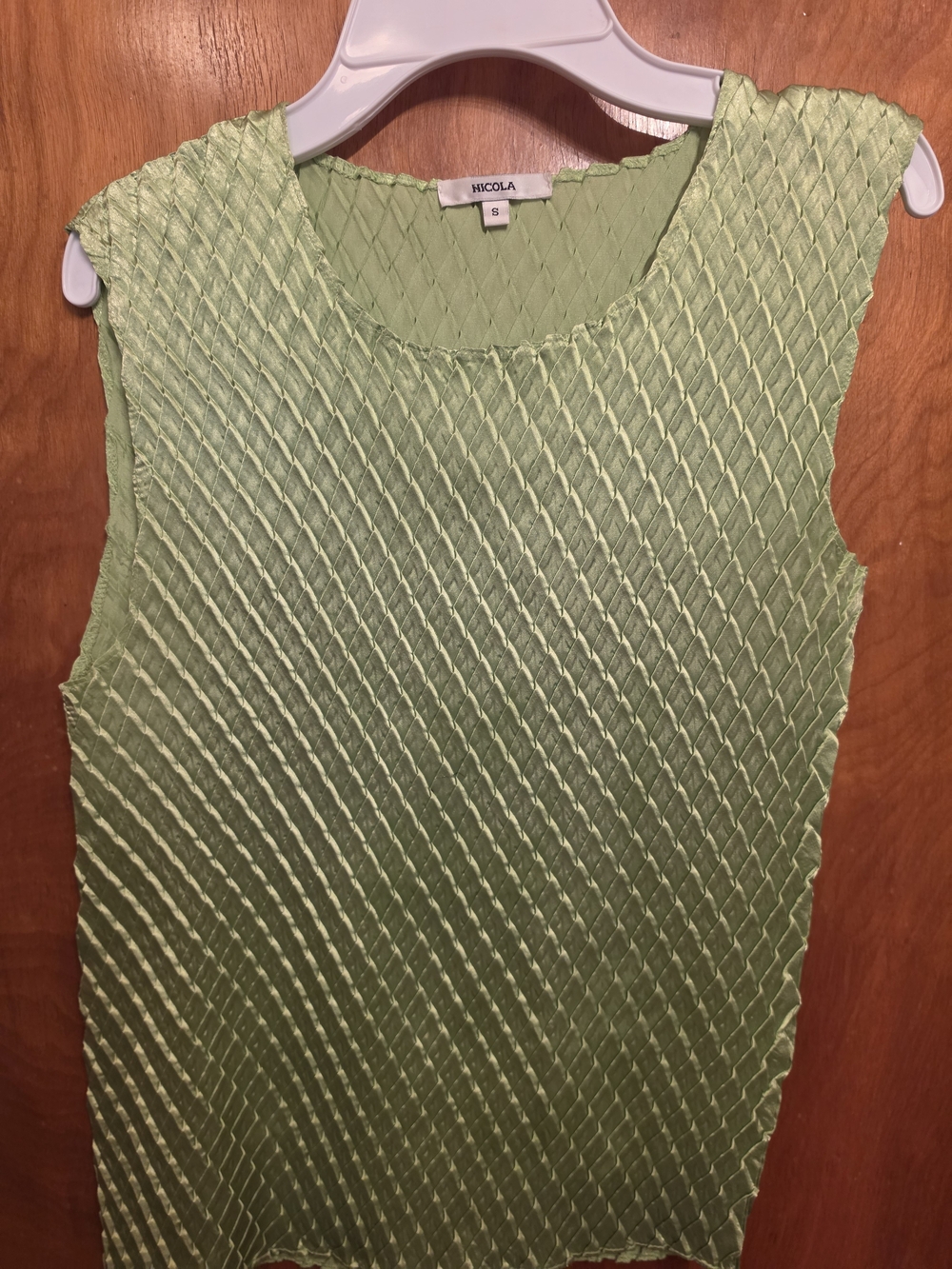 Vintage NICOLA Light Green Textured Diamond Pleat Tank Top